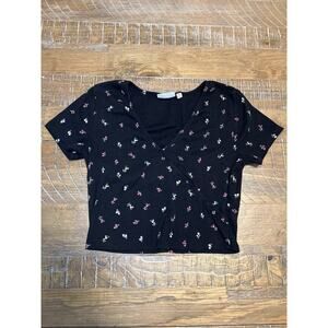 SO Women’s Black Floral Crop Top Size Medium Short Sleeve Cropped Blouse
